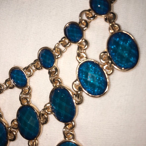 Necklace and earring bundle - Picture 2 of 4